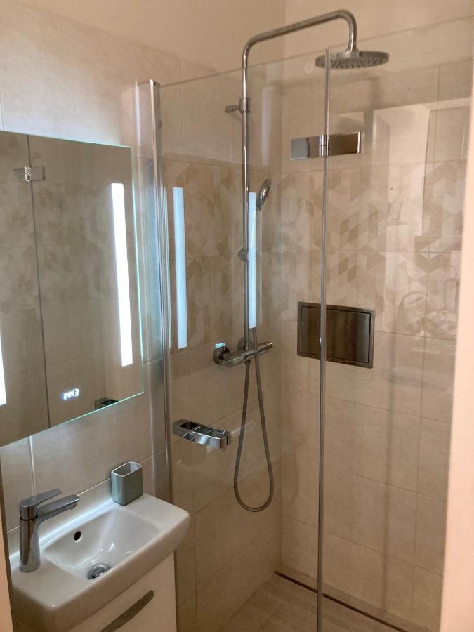 Apartment Jana Masaryka ปราก ภายนอก รูปภาพ
