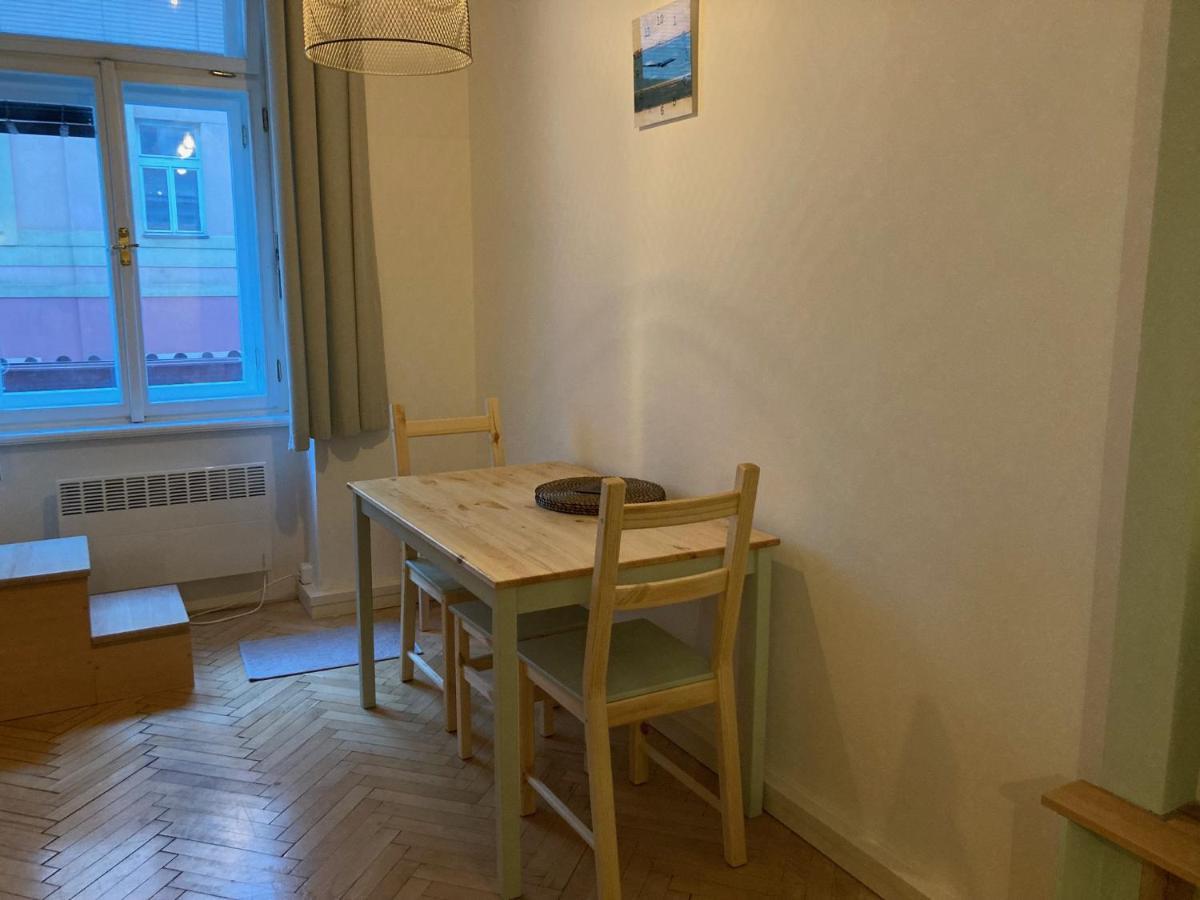 Apartment Jana Masaryka ปราก ภายนอก รูปภาพ